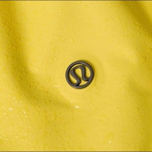 into the drizzle of 1/2 zip jacket